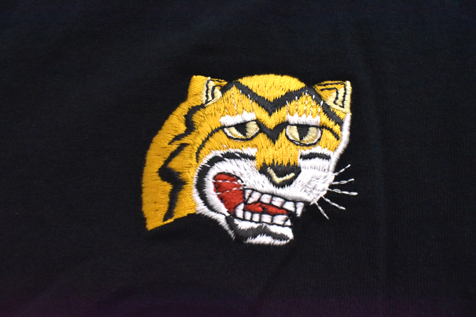 GOOD ON  虎福 EMB SS OPEN TEE