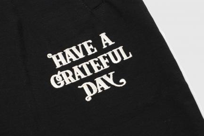 HAVE A GRATEFUL DAY BLOOM SHORTS